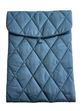Vera Bradley: Quilted Black Tech Sleeve